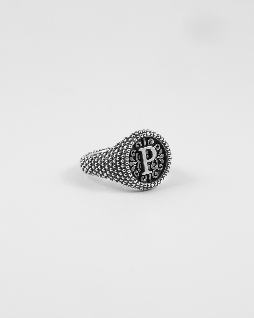LETTER ROUND DOTTED SIGNET RING