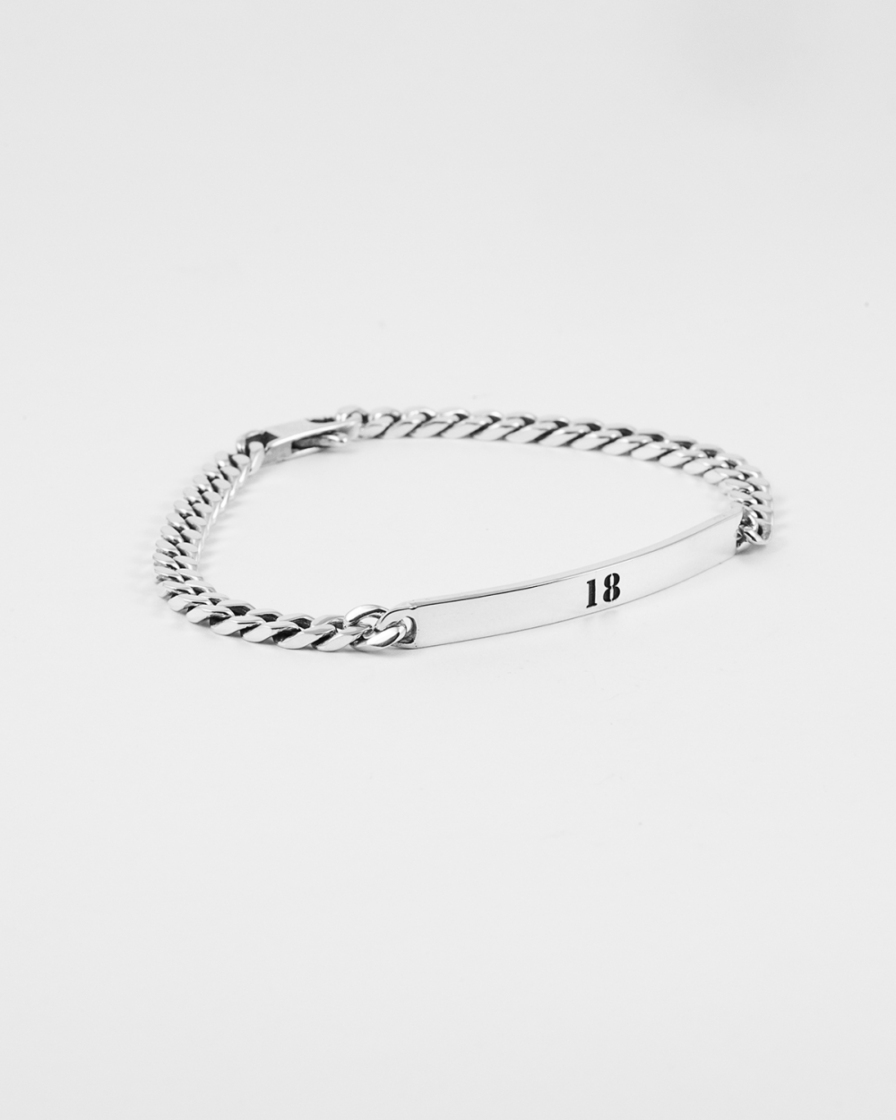 SQUARE CURB BRACELET 150 WITH PLATE