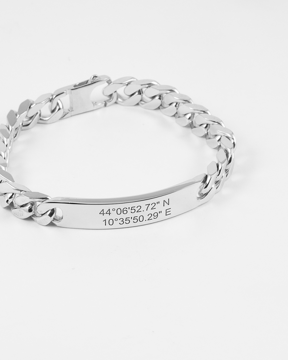 SQUARE CURB BRACELET 300 WITH PLATE