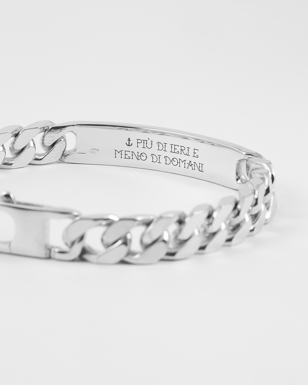 SQUARE CURB BRACELET 300 WITH PLATE