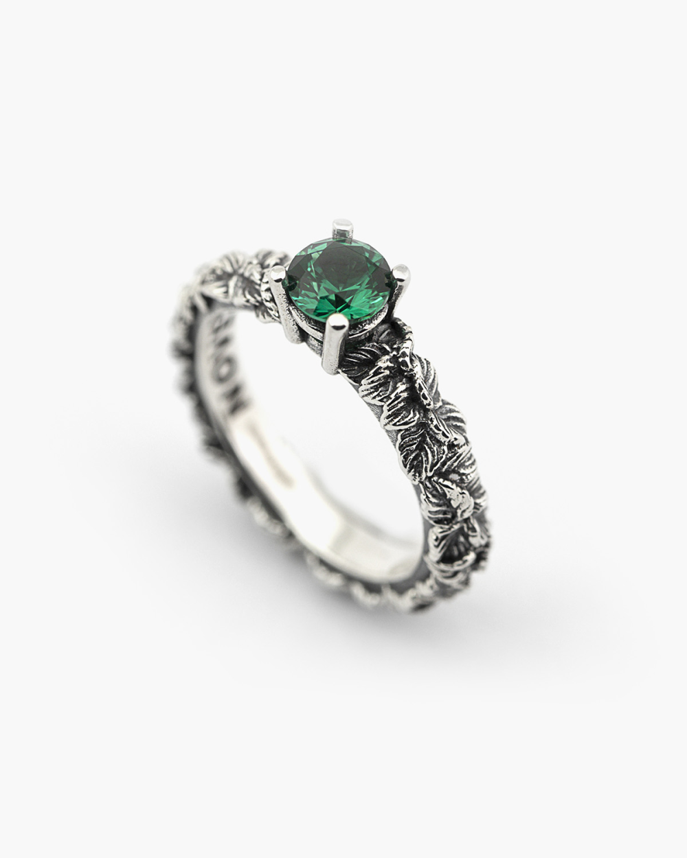 SOLITAIRE GREEN CUBIC ZIRCONIA LEAVES...