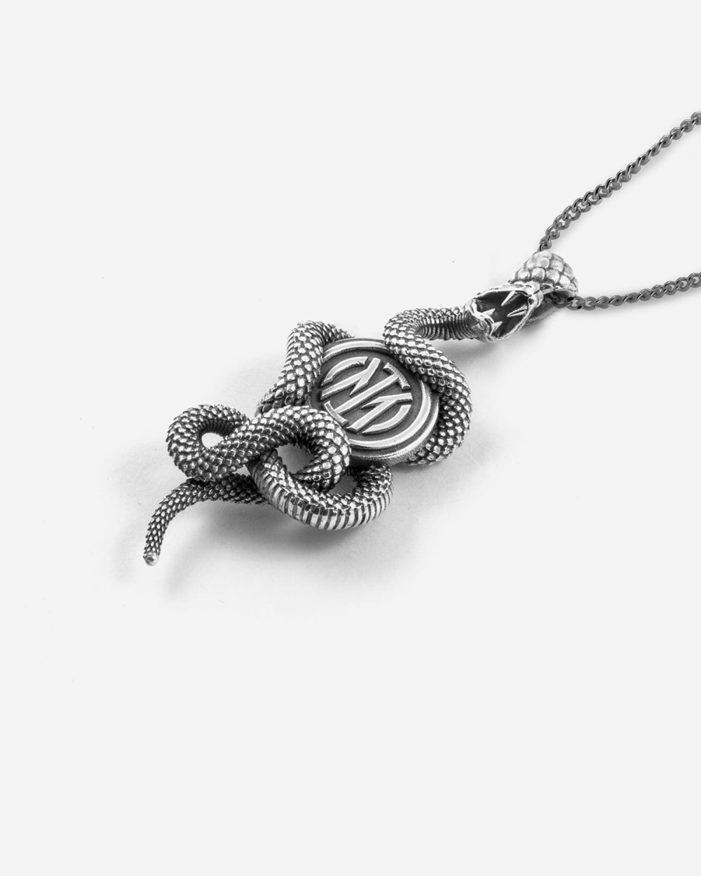 NECKLACE WITH SNAKE PENDANT INTER X...