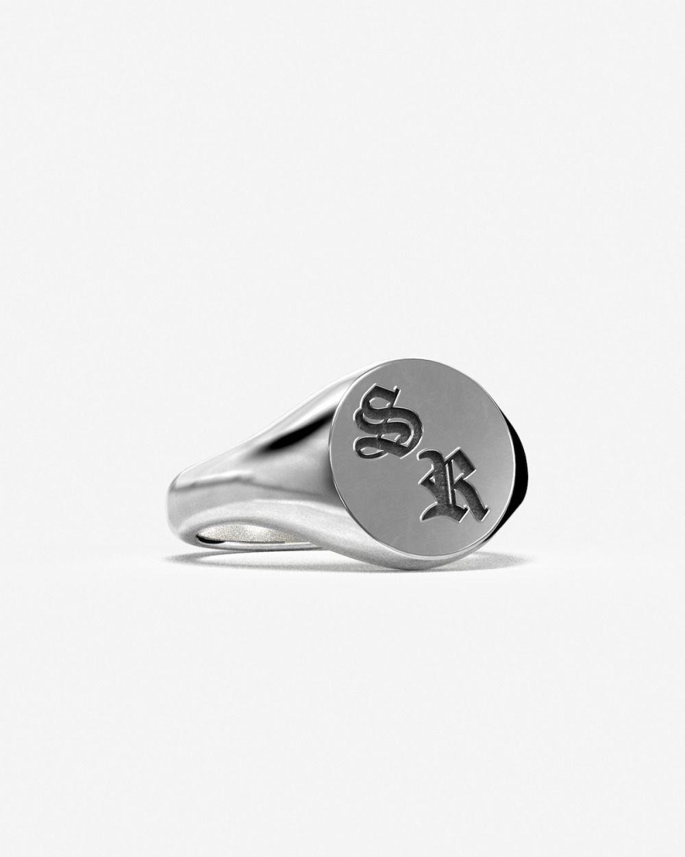 MINI ROUND SIGNET RING WITH ENGRAVING