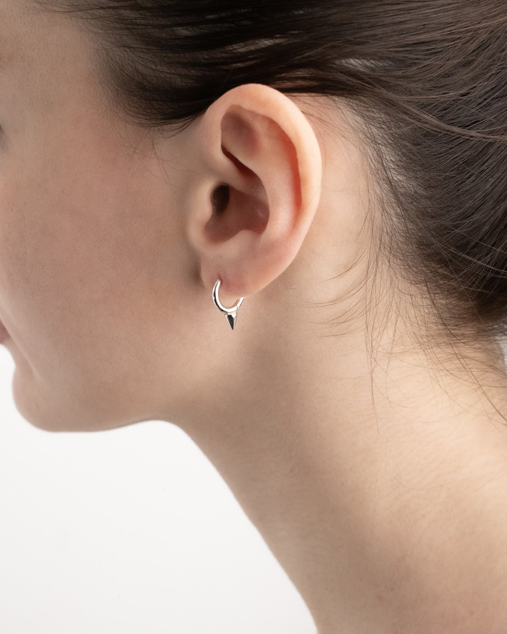 SILVER SMALL HOOP EARRING WITH CONE TIP