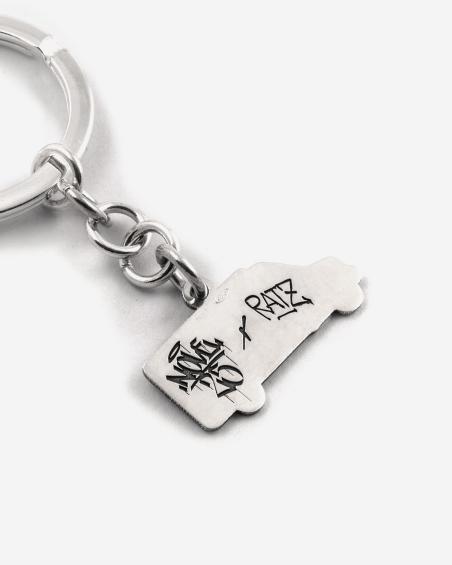 RATZ VAN PENDANT WITH KEY CHAIN