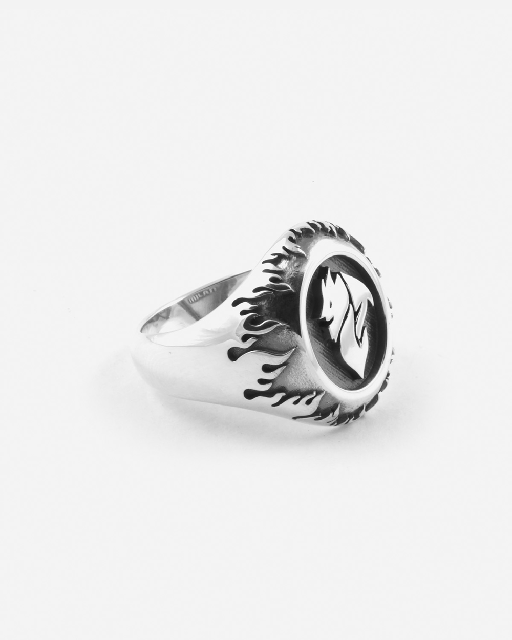 BAGUE CHEVALIÈRE OVALE AVEC DIABLE AC...