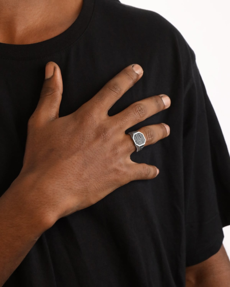 BAGUE CHEVALIÈRE OCTAGON AVEC NOIRS BRILLANTS