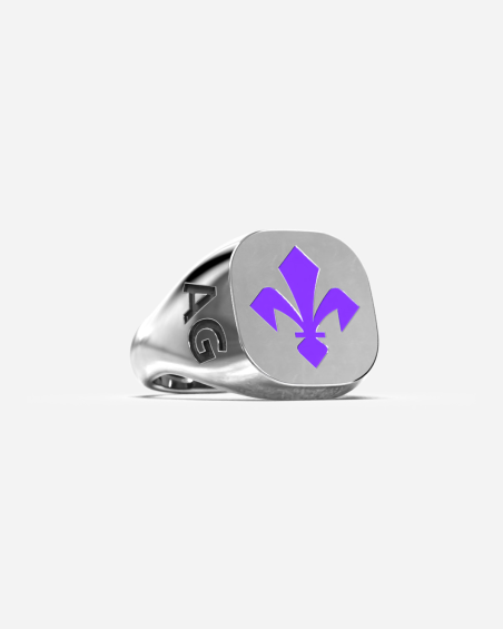 ANILLO CHEVALIER CUADRADO CON GIGLIO FIORENTINA DE PLATA CON ESMALTE VIOLETA PERSONALIZABLE