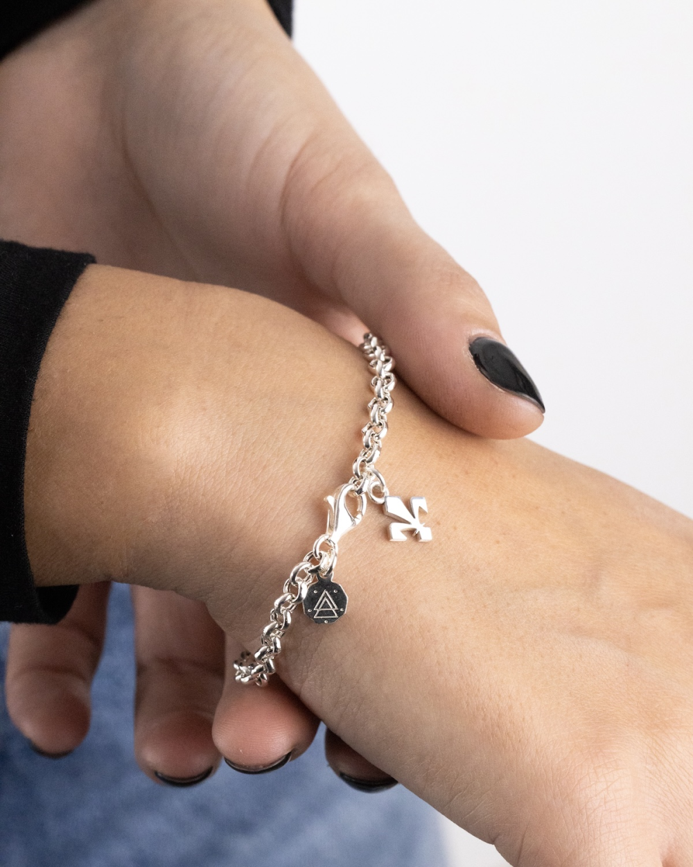 ARMBAND KETTE MIT CHARM GIGLIO...