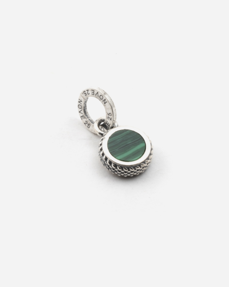 CIONDOLO MINI CHARM TEXTURE SQUAMATA IN ARGENTO CON PIETRA VERDE PIATTA