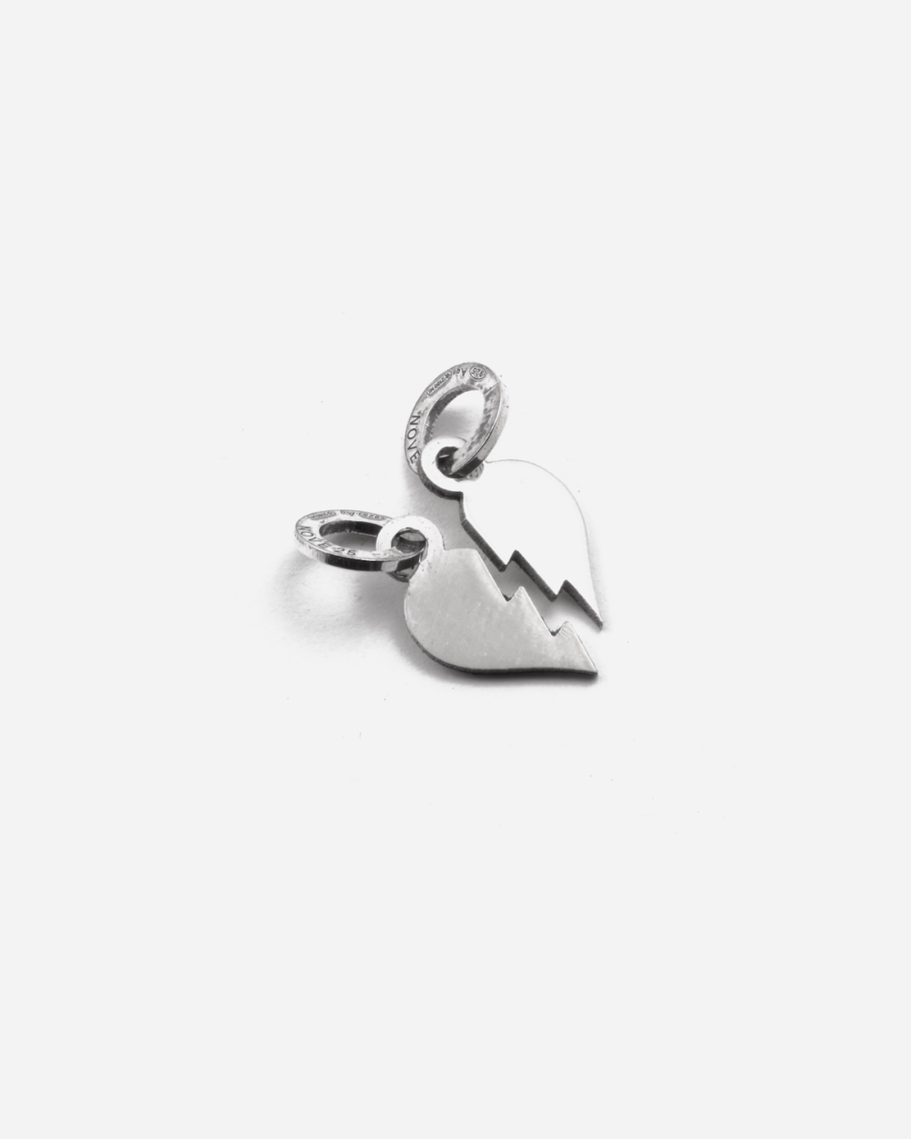 MINI CHARM PENDANT CŒUR BRISÉ EN ARGENT