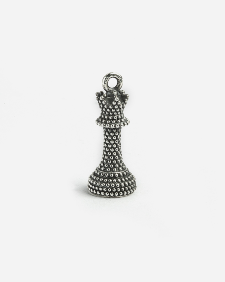 DOTTED QUEEN PENDANT