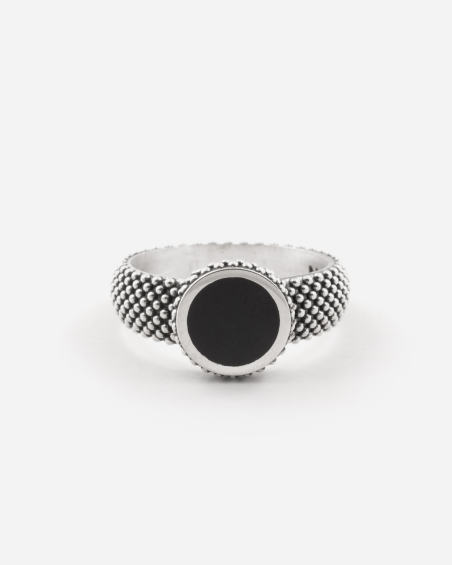 ANILLO ALIANZA PUNTEADA BLACK CIRCLE DE PLATA CON PIEDRA NEGRA