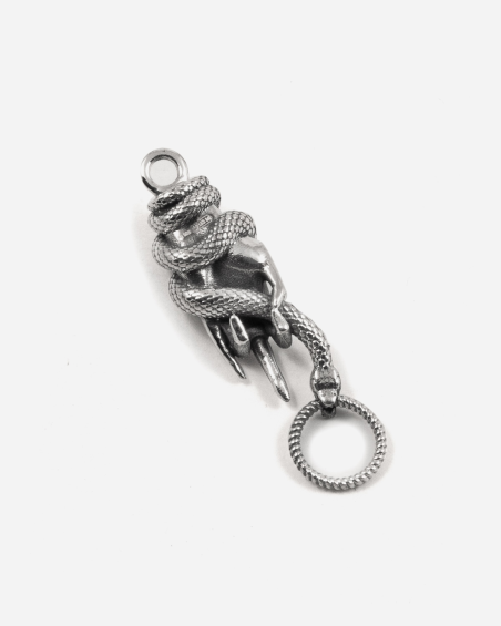 PENDENTIF MAIN AVEC SERPENT EN ARGENT