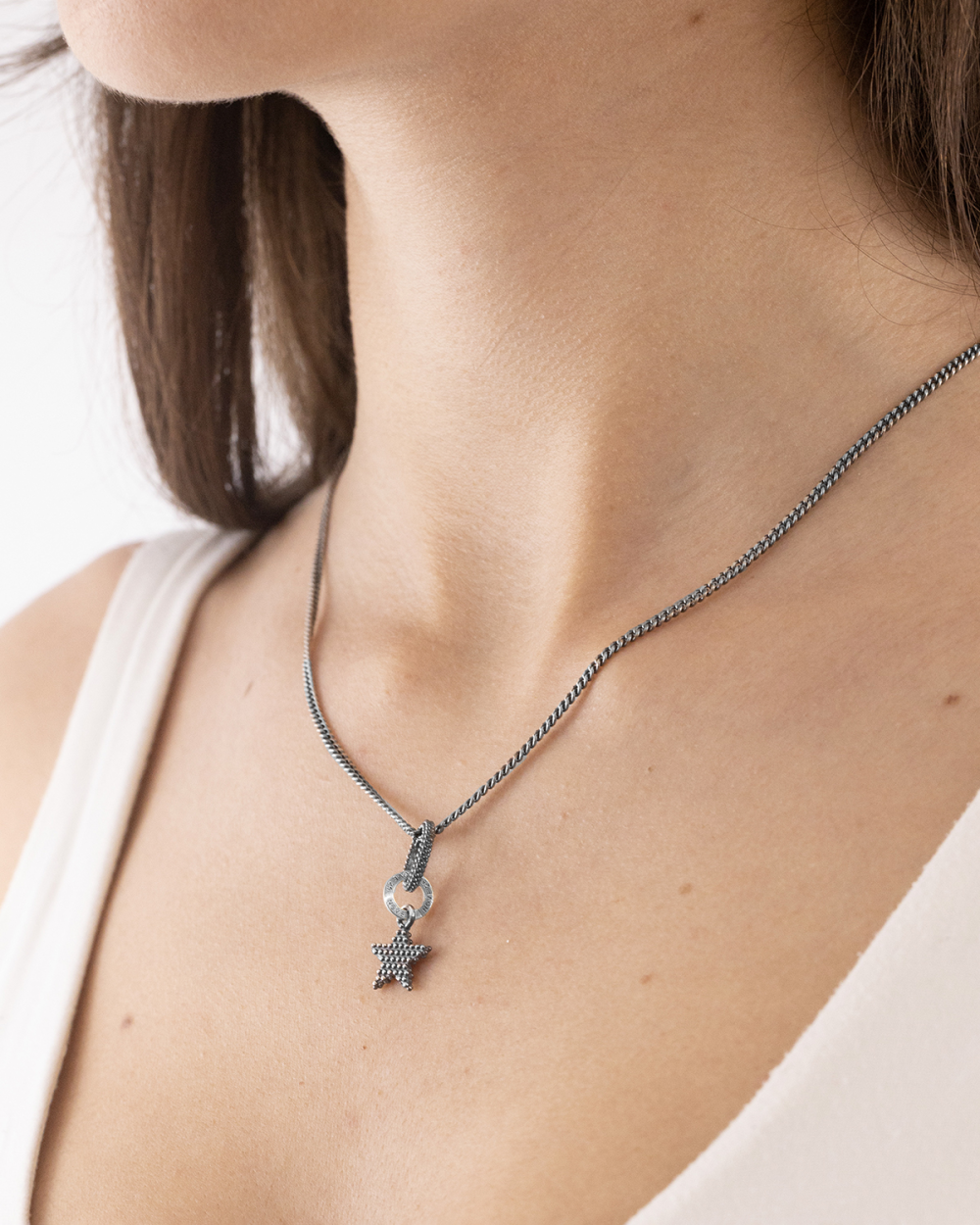DOTTED STAR MINI CHARM PENDANT