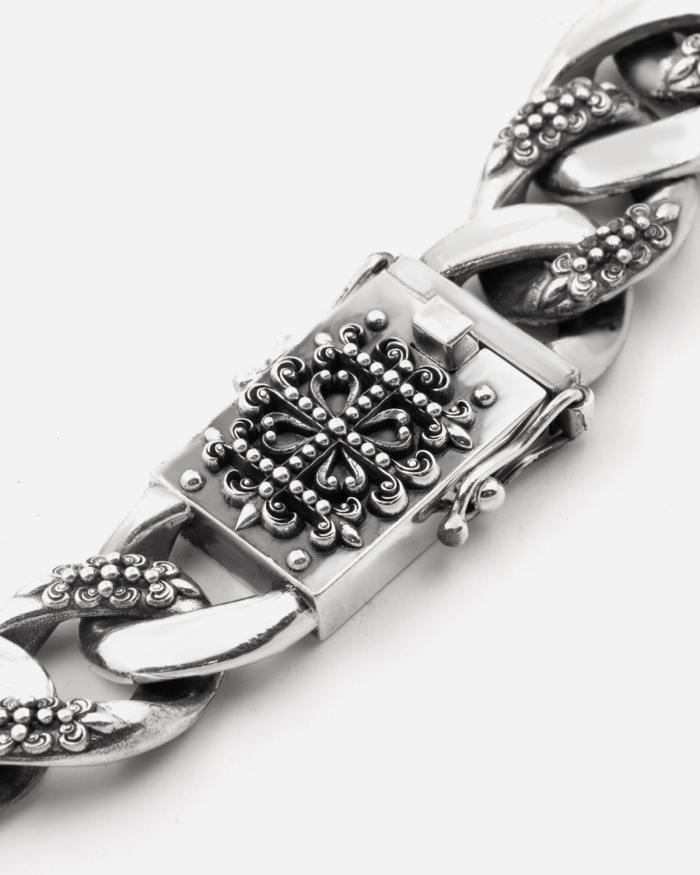 COLLANA GRUMETTA CON TEXTURE GOTICA...