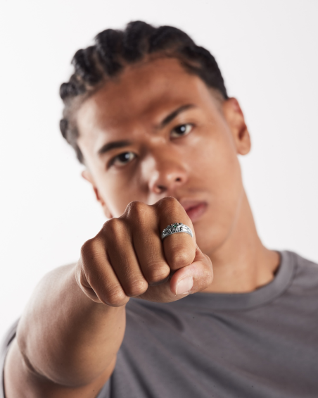 BAGUE GOTHIQUE SOLEDAD EN ARGENT AVEC PIERRE VERT