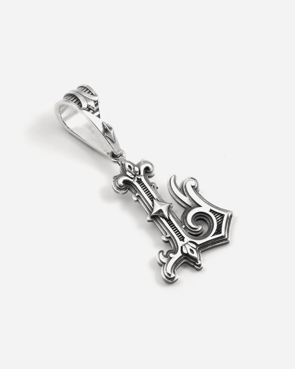 RAE PRIMO X NOVE25 LETTER PENDANT