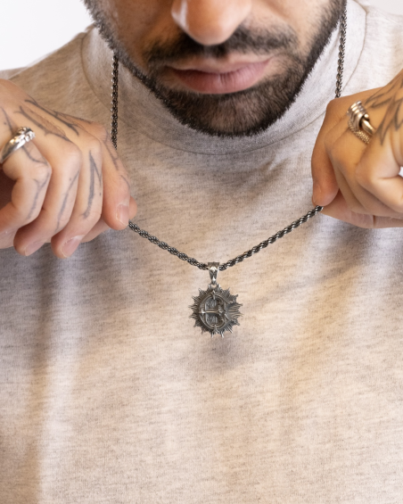 PENDENTIF LETTRE AVEC RAYONS RAE PRIMO X NOVE25