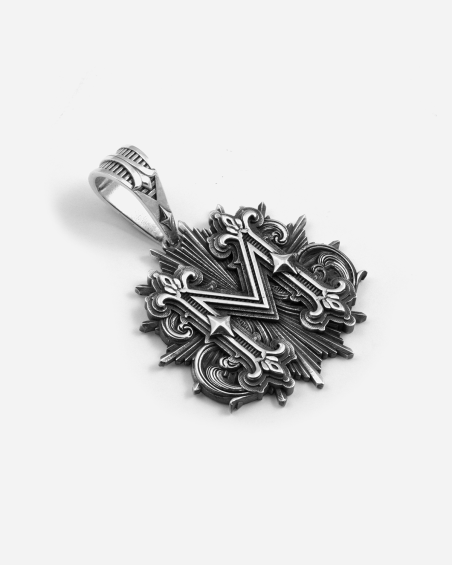 RAE PRIMO X NOVE25 LETTER PENDANT WITH RAYS AND DECORATIONS