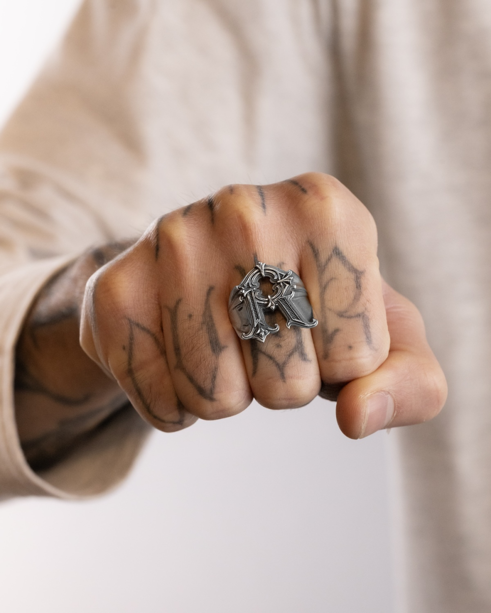 ANELLO CHEVALIER LETTERA ALFABETO RAE...