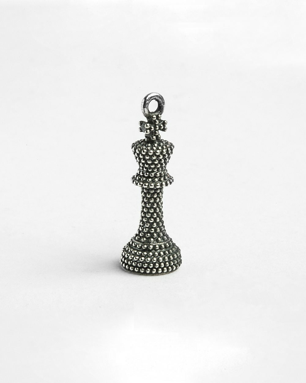 DOTTED KING PENDANT