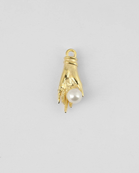 YELLOW GOLD HAND WITH PEARL PENDANT 2