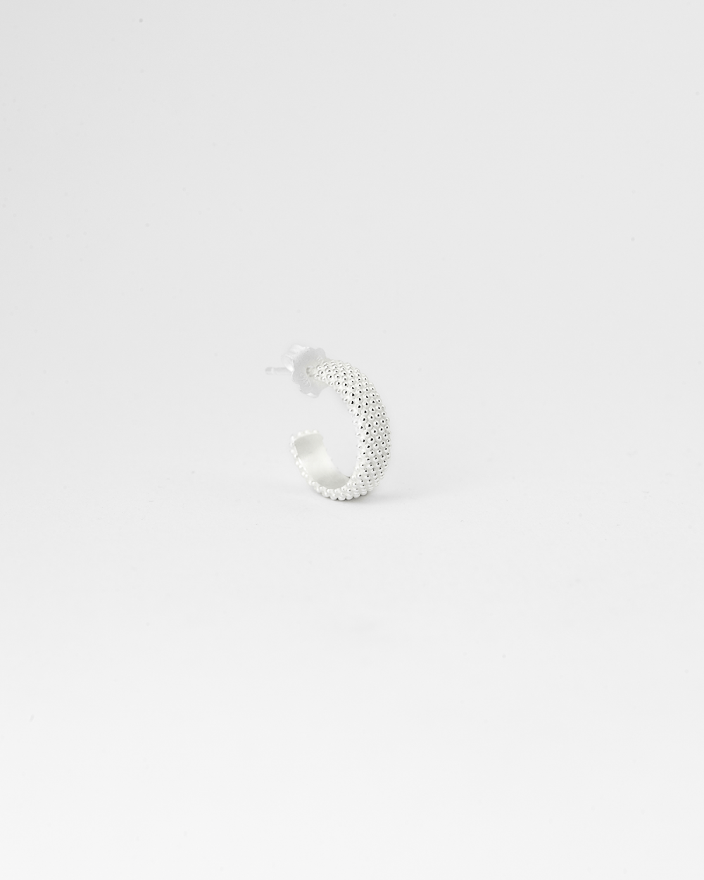 BOUCLE D’OREILLE UNIQUE CERCLE À...