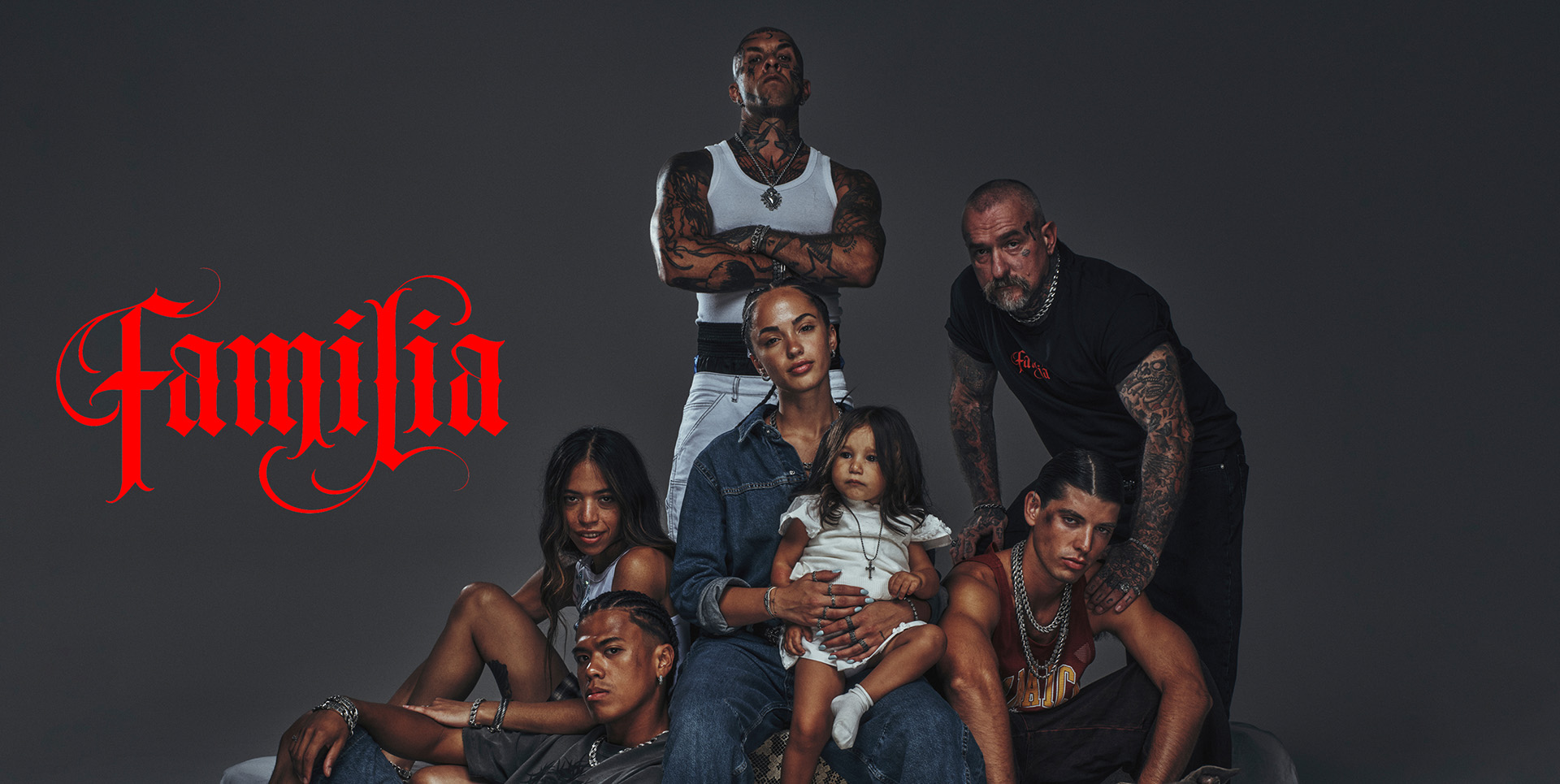 Nove25 Familia | Nove25 lancia il nuovo drop Familia, una collezione celebrativa che torna alle radici e racconta la storia del brand, dalle prime ispirazioni alle innovazioni, arrivando fino ad oggi.​ Gioielli in argento sterling 925 fatti a mano in Italia.