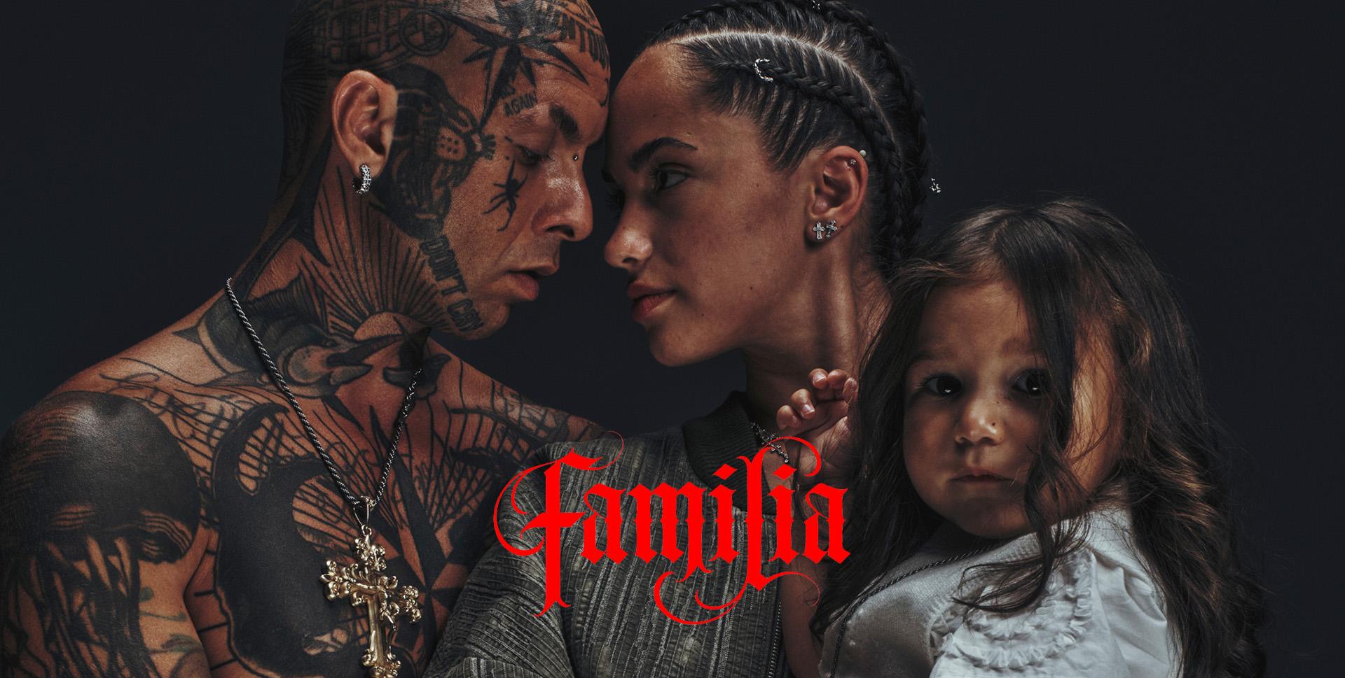 Nove25 Familia | Nove25 lancia il nuovo drop Familia, una collezione celebrativa che torna alle radici e racconta la storia del brand, dalle prime ispirazioni alle innovazioni, arrivando fino ad oggi.​ Gioielli in argento sterling 925 fatti a mano in Italia.