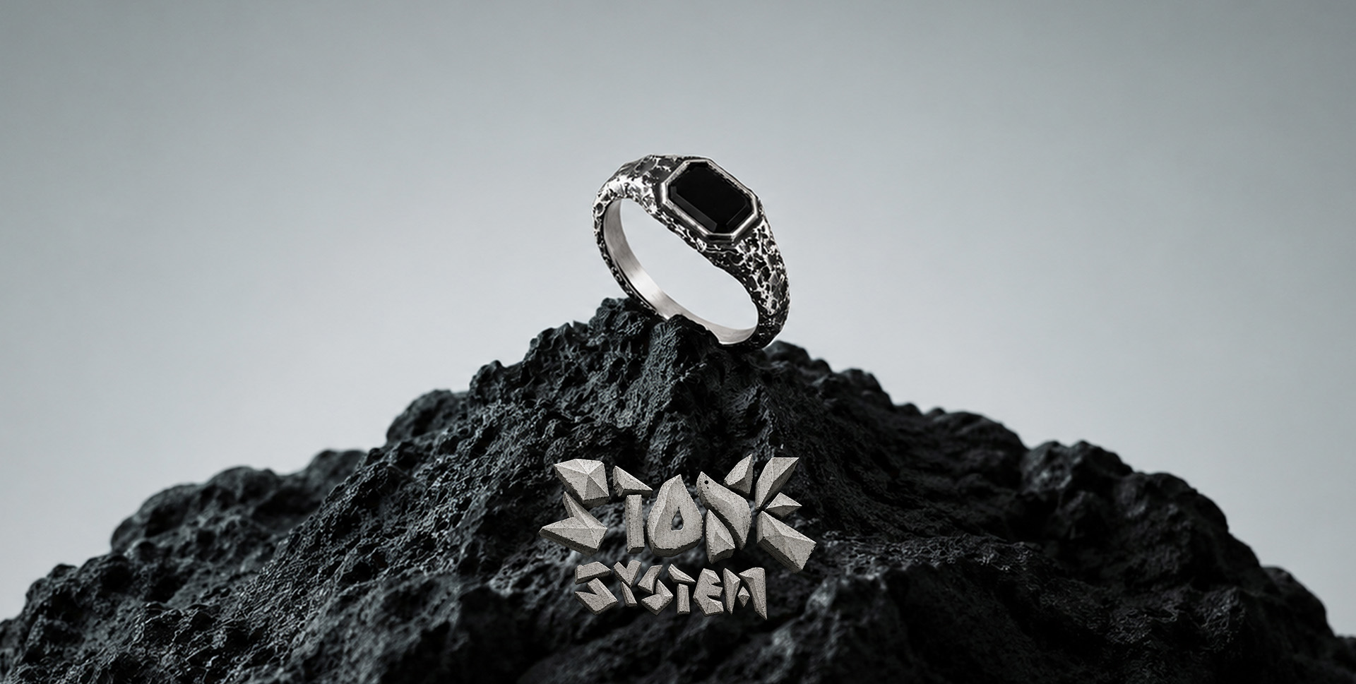 Nove25 Stone System | Pietra, roccia, superfici grezze e segni irregolari diventano il punto di partenza per costruire un nuovo immaginario Nove25.