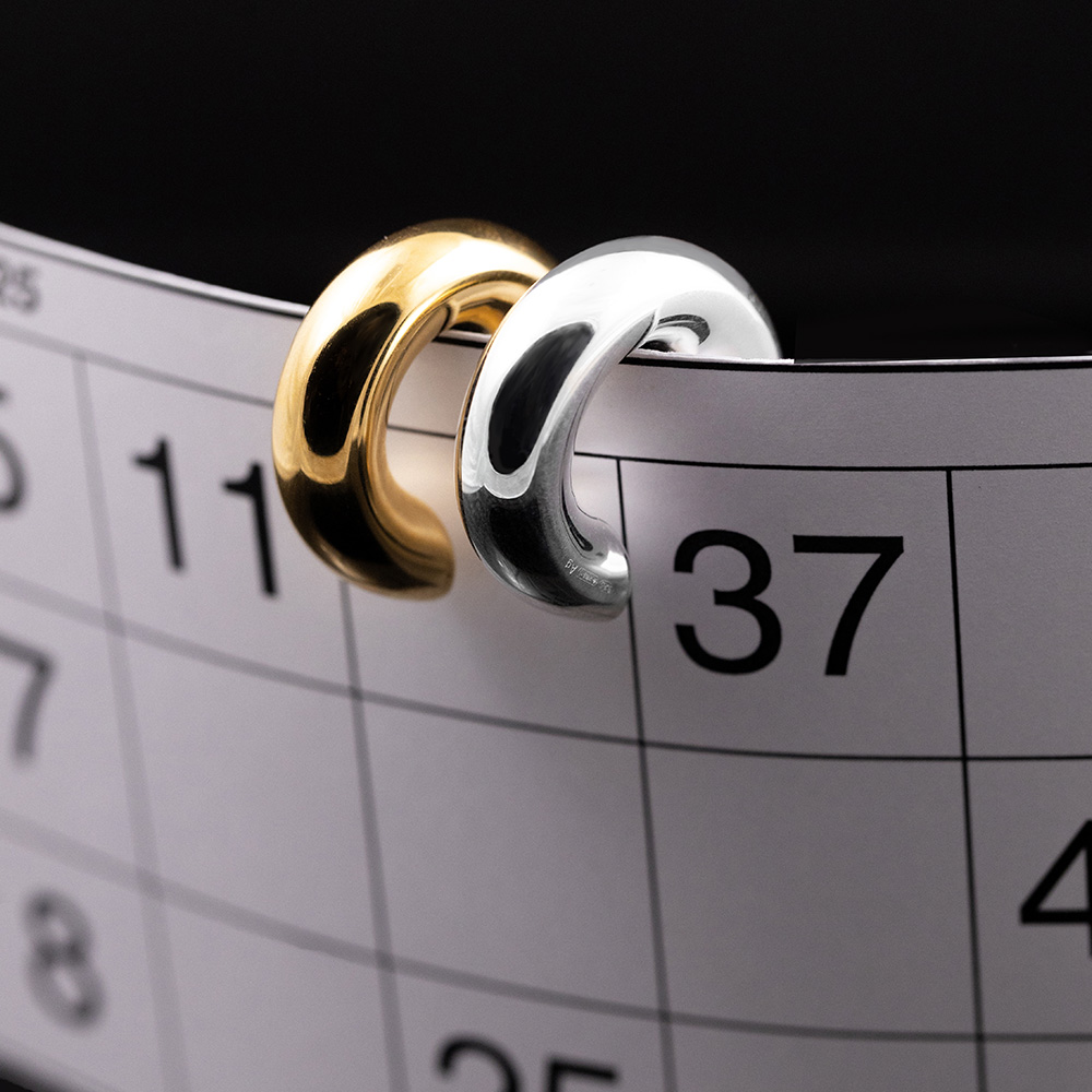 Dichiara la tua spontaneità e indossa gioielli adatti a tutte le occasioni. Scopri la nostra selezione di gioielli delle collezioni Filo Spinato, Timeless e Materic.