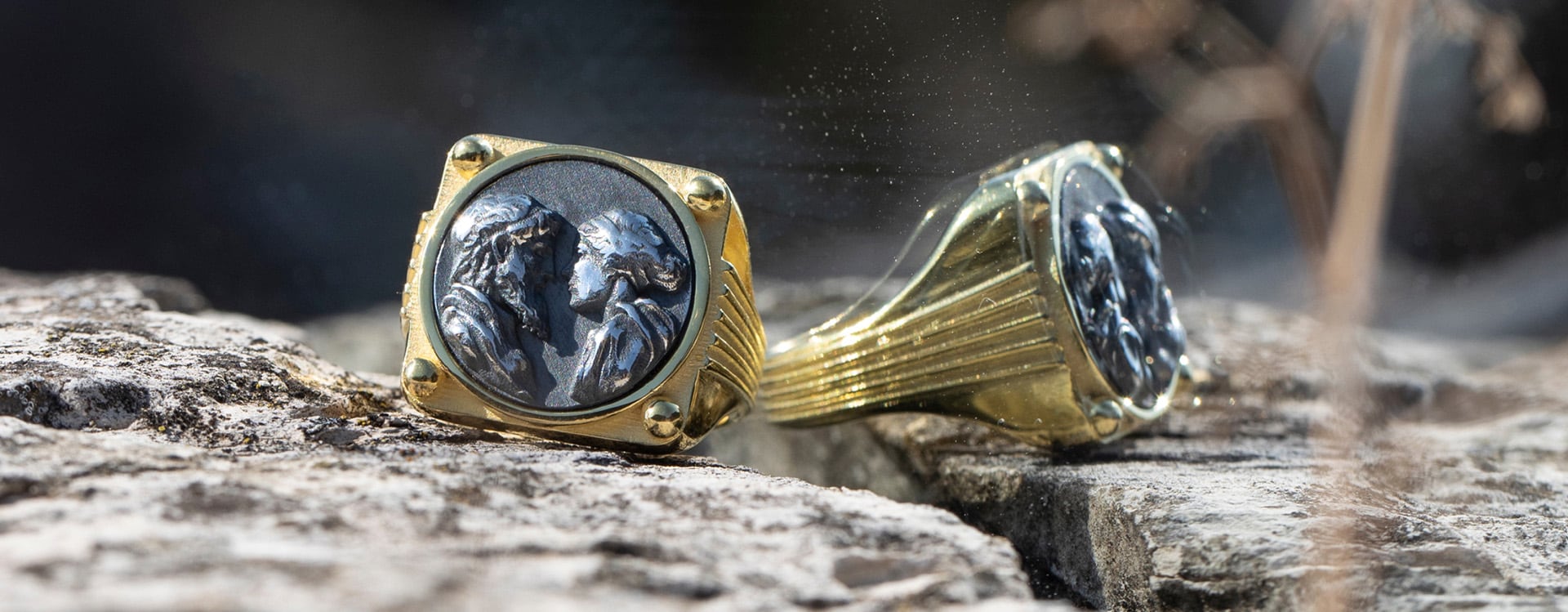 Odissea, l’esclusiva capsule collection di gioielli in argento ideata, ispirata da uno dei due più grandi poemi epici greci attribuiti al poeta Omero.