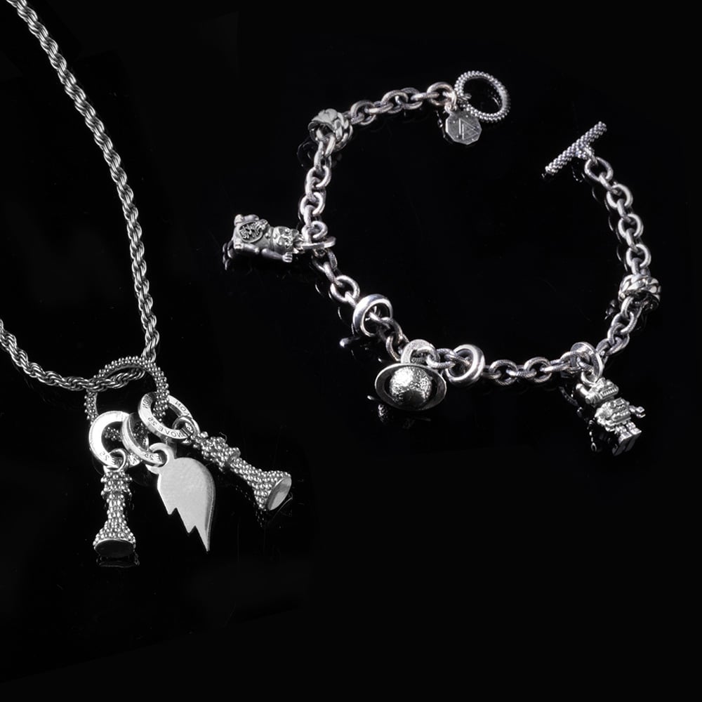 Scopri i Mini Charms Nove25 e crea il tuo gioiello unico. Gioielli in argento sterling 925 Made in Italy.