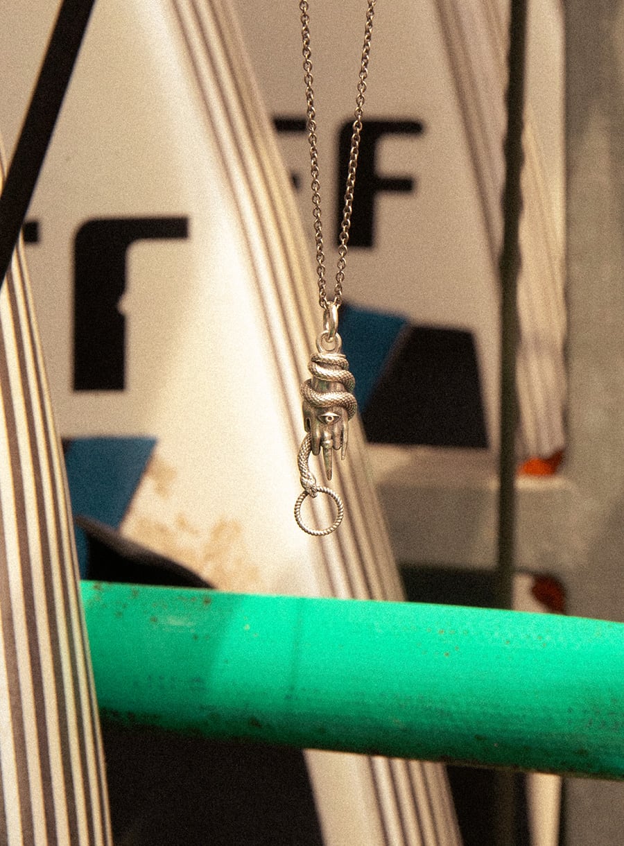 Nove25 Wavey | Con l'estate alle porte, Nove25 lancia un nuovo summer drop colorato e irriverente. Scopri la collezione di gioielli in argento sterling 925